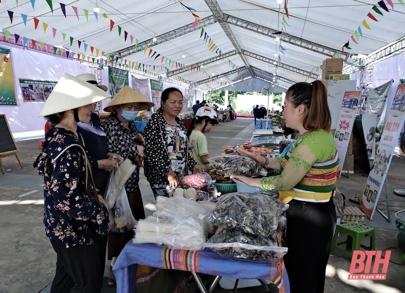 Khai mạc Phiên chợ thực link vào m88 bhki an toàn năm 2024 tại huyện Hoằng Hóa