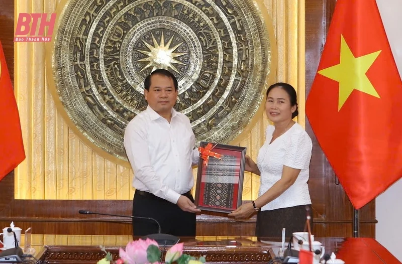 Đoàn học viên cán bộ Đảng Nhân dân cách mạng Lào trao đổi kinh nghiệm về công tác xây dựng Đảng tại Tỉnh ủy Thanh Hóa