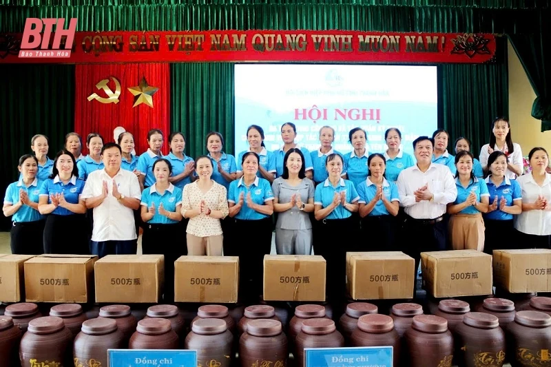 Ra mắt và tập huấn mô hình HTX sản xuất và kinh doanh mắm tép do phụ nữ tham gia quản lý xã Yên Dương