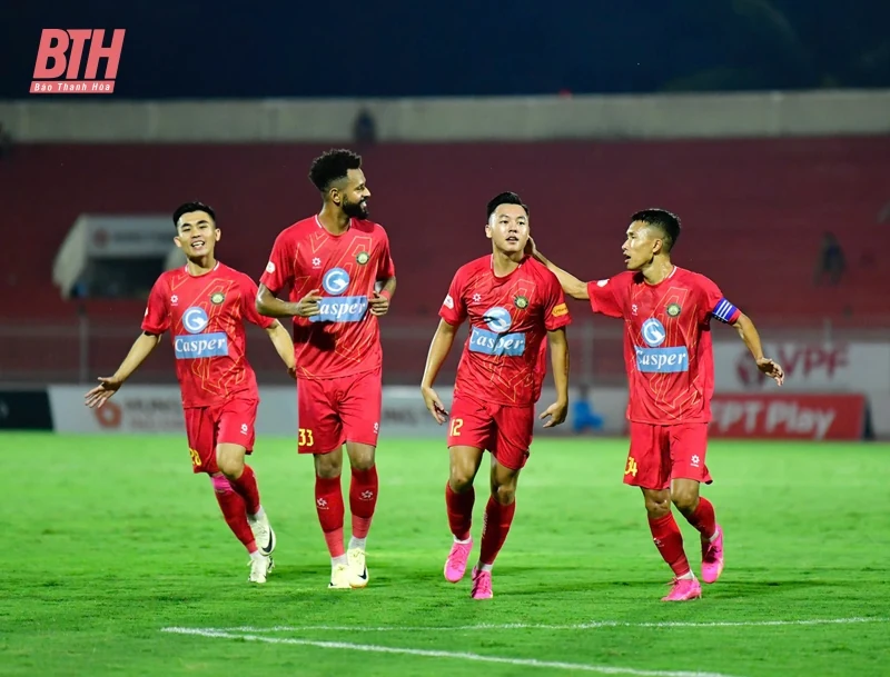 Thắng đậm chủ nhà Quy Nhơn Bình Định, Đông Á link đăng nhập m88 vươn lên ngôi đầu