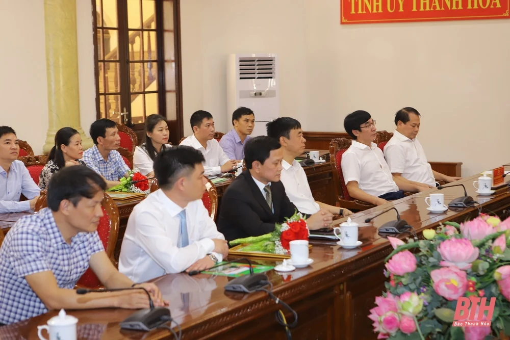 Ban Thường vụ Tỉnh ủy công bố các quyết định về công tác cán bộ