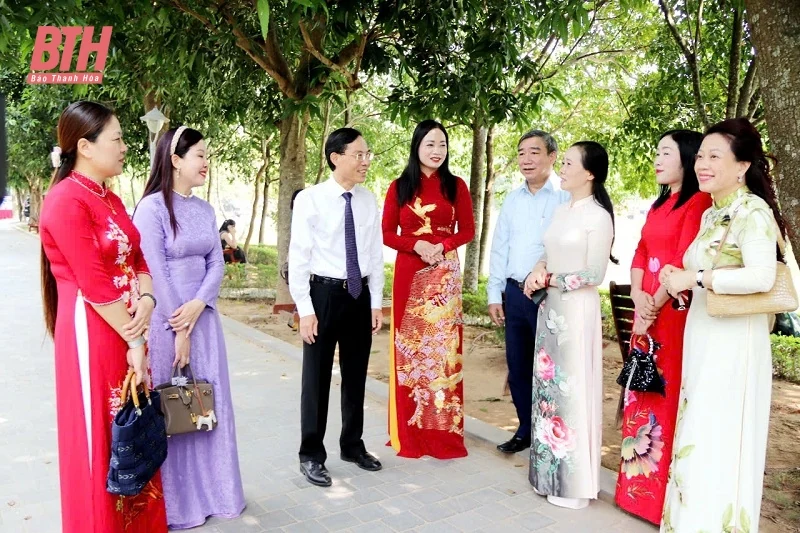 Gặp mặt nữ lãnh đạo chủ chốt tỉnh nhân Ngày Phụ nữ Việt Nam 20/10