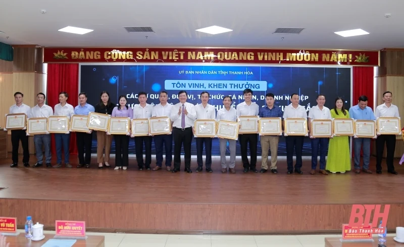 Hội thảo “Chuyển đổi số, chuyển đổi xanh và vai trò của công nghệ số trong phát triển kinh tế số tỉnh Thanh Hóa”