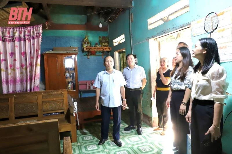 Phó Chủ tịch Thường trực HĐND tỉnh Lê Tiến Lam dự Lễ khởi công và trao biển hỗ trợ xây dựng nhà ở cho hộ nghèo tại huyện Thường Xuân