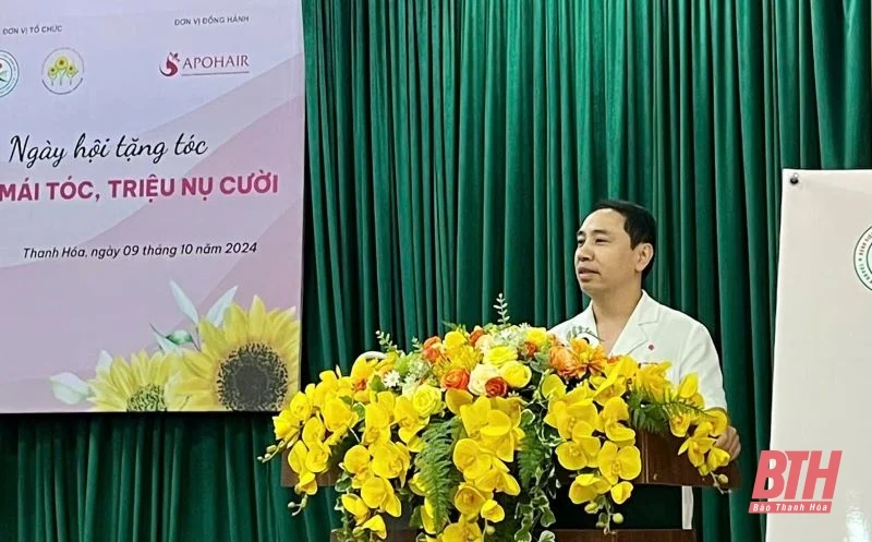 Tặng tóc cho bệnh nhân ung thư tại Bệnh viện Ung bướu tỉnh Thanh Hoá