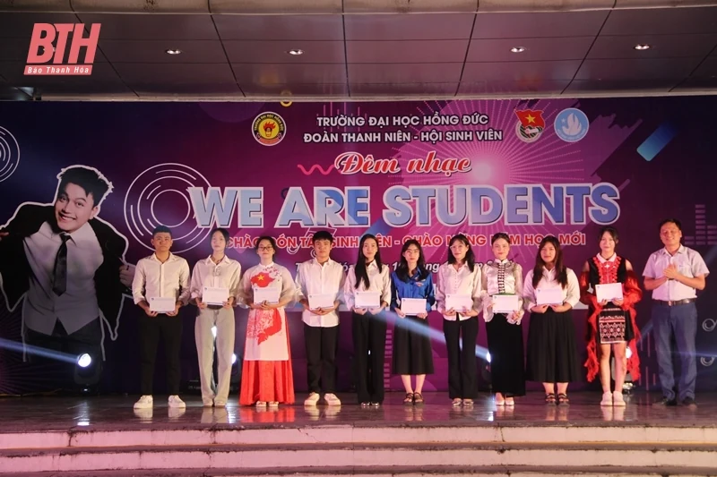 Bùng cháy cảm xúc trong đêm nhạc “We are students”
