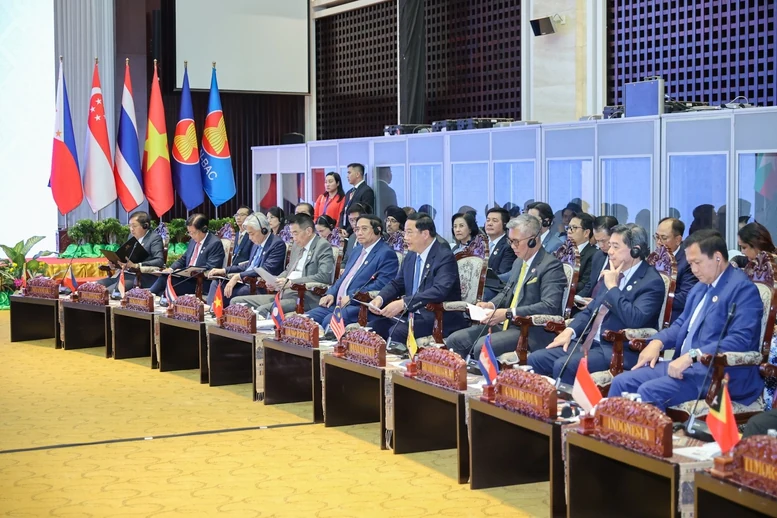 Thủ tướng tham gia phiên đối thoại với các nghị viện, thanh niên và doanh nghiệp tại Hội nghị Cấp cao ASEAN