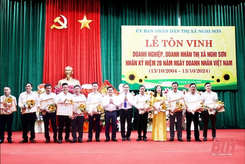 Thị xã Nghi Sơn tôn vinh doanh nghiệp, doanh nhân