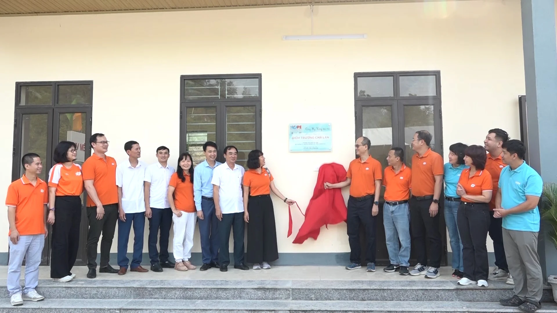 FPT hỗ trợ cơ sở vật chất cho các trường học tại huyện Mường Lát