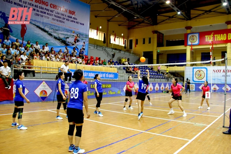 Khai mạc Giải Bóng chuyền hơi “Vì sự tiến bộ của phụ nữ” TP Sầm Sơn năm 2024