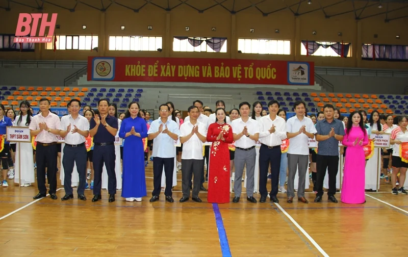 Khai mạc Giải Bóng chuyền hơi “Vì sự tiến bộ của phụ nữ” TP Sầm Sơn năm 2024