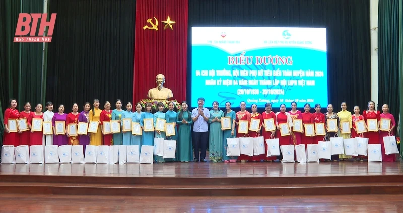 Quảng Xương biểu dương hội viên phụ nữ tiêu biểu trong phong trào xây dựng NTM nâng cao, kiểu mẫu