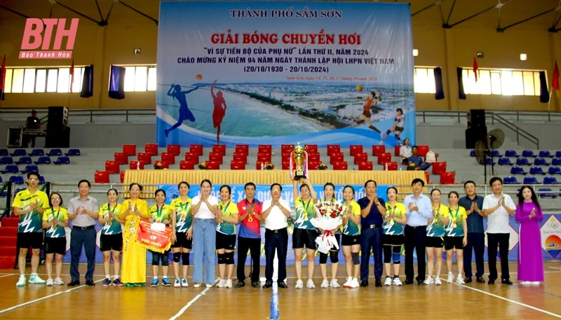 Giải Bóng chuyền hơi “Vì sự tiến bộ của phụ nữ” TP Sầm Sơn 2024 thành công tốt đẹp