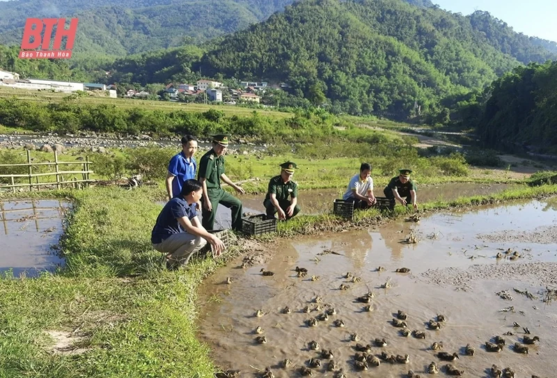 Bộ đội Biên phòng vận động quần chúng, củng cố thế trận lòng dân