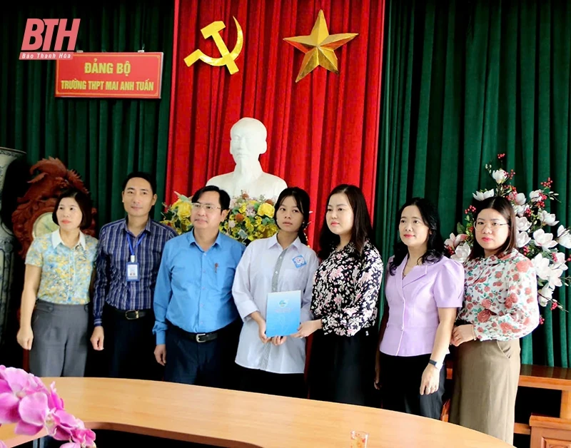 Mẹ đỡ đầu - m88 the thao yêu thương những mảnh đời bất hạnh