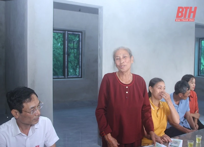 Xi măng Long Sơn và Báo Thanh Hóa mang niềm vui đến với các gia đình gặp khó khăn về nhà ở 