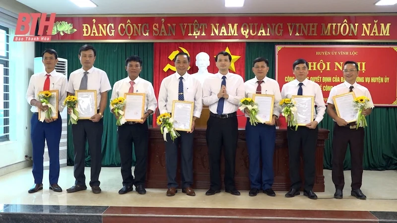 Huyện ủy Vĩnh Lộc công bố các quyết định về công tác cán bộ