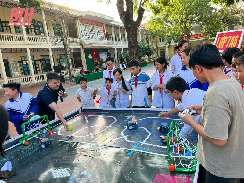 Thăm ngôi trường nơi vùng biển Ngư Lộc