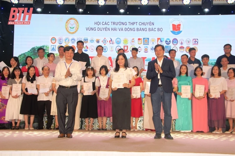 Khai mạc Hội thảo khoa dang nhap m88 các trường chuyên khu vực Duyên hải và Đồng bằng Bắc Bộ lần thứ XVI