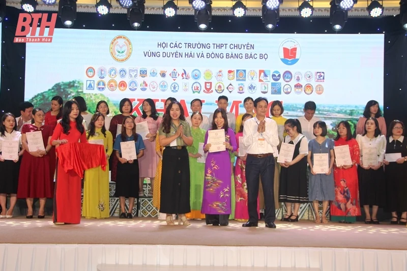 Khai mạc Hội thảo khoa dang nhap m88 các trường chuyên khu vực Duyên hải và Đồng bằng Bắc Bộ lần thứ XVI