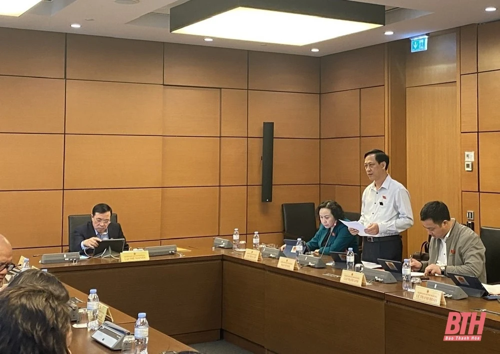 Đoàn ĐBQH tỉnh Thanh Hóa tham gia thảo luận tại tổ nhiều nội dung quan trọng
