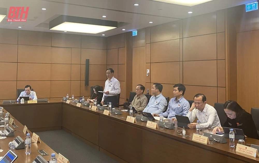 Đoàn ĐBQH tỉnh Thanh Hóa tán thành việc thành lập TP Huế trực thuộc Trung ương và Nghị quyết về tổ chức chính quyền đô thị tại TP Hải Phòng