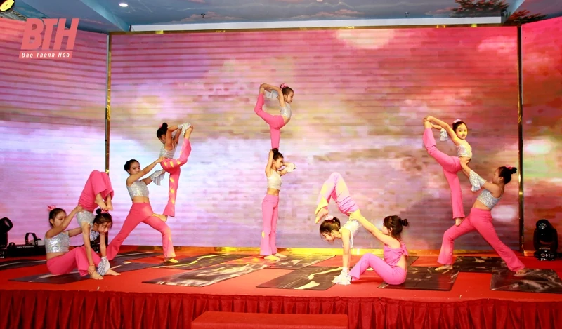 Gần 600 VĐV tham gia Giải Festival Yoga mùa thu Flow Lovers năm 2024