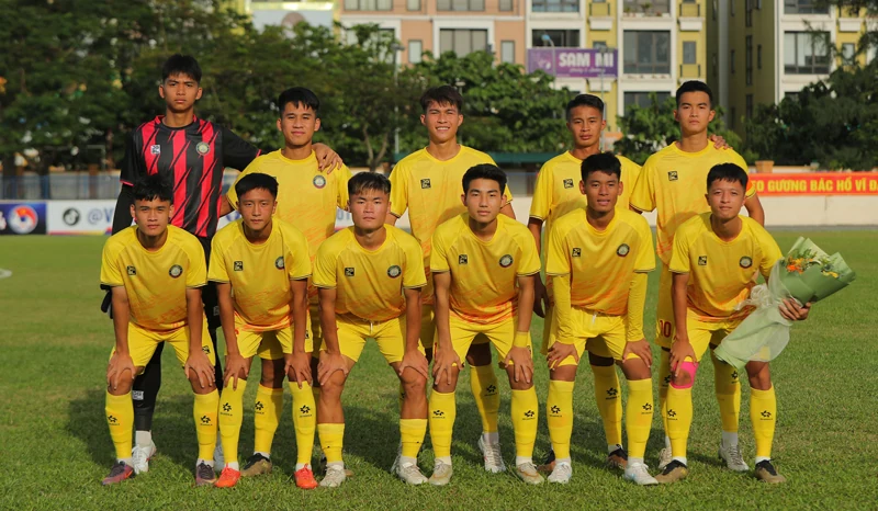 Trẻ Đông Á Thanh Hóa đánh rơi chiến thắng đáng tiếc