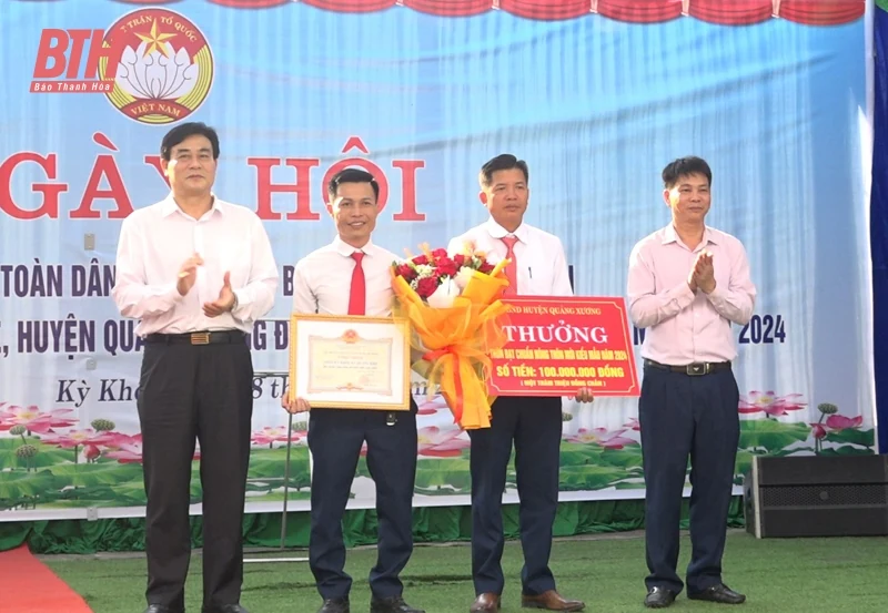 Phó Chủ tịch Thường trực HĐND tỉnh Lê Tiến Lam dự Ngày hội Đại đoàn kết toàn dân tộc tại khu dân cư thôn Kỳ Khôi