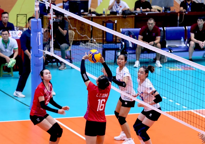 Ngoại binh Liu Yanhan tỏa sáng giúp Xi măng Long Sơn Thanh Hóa vươn lên ngôi đầu