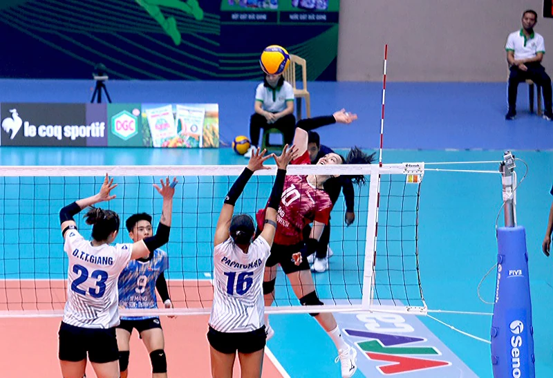 Ngoại binh Liu Yanhan tỏa sáng giúp Xi măng Long Sơn Thanh Hóa vươn lên ngôi đầu