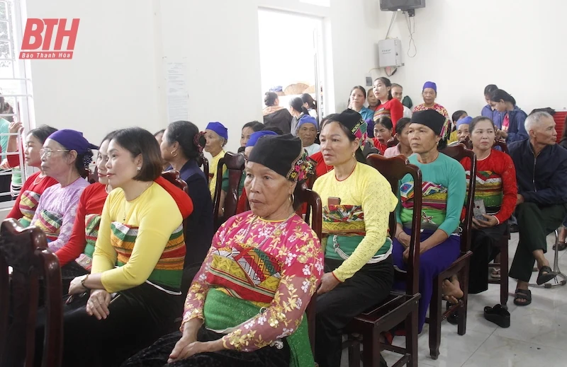 Phó Chủ tịch UBND tỉnh Mai Xuân Liêm chung vui Ngày hội Đại đoàn kết toàn dân tộc với cán bộ và Nhân dân thôn Ngọc Sinh