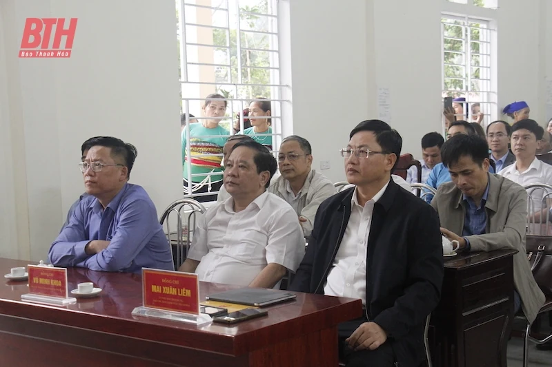 Phó Chủ tịch UBND tỉnh Mai Xuân Liêm chung vui Ngày hội Đại đoàn kết toàn dân tộc với cán bộ và Nhân dân thôn Ngọc Sinh