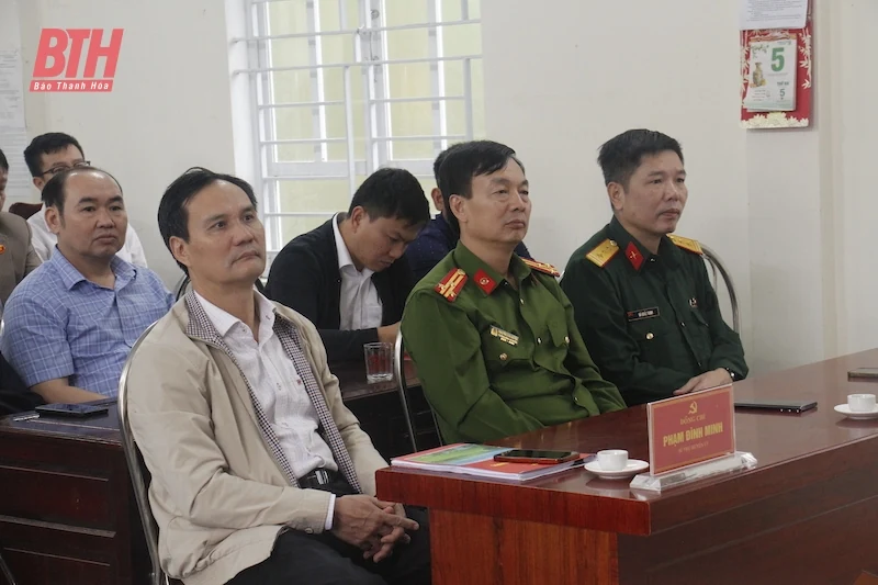 Phó Chủ tịch UBND tỉnh Mai Xuân Liêm chung vui Ngày hội Đại đoàn kết toàn dân tộc với cán bộ và Nhân dân thôn Ngọc Sinh