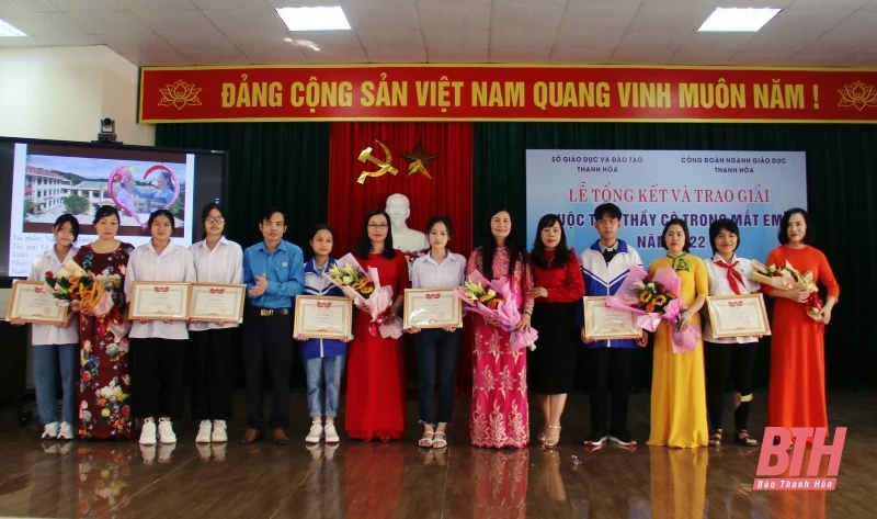 Khen thưởng Cuộc thi “Thầy cô trong mắt em” link m88 2024