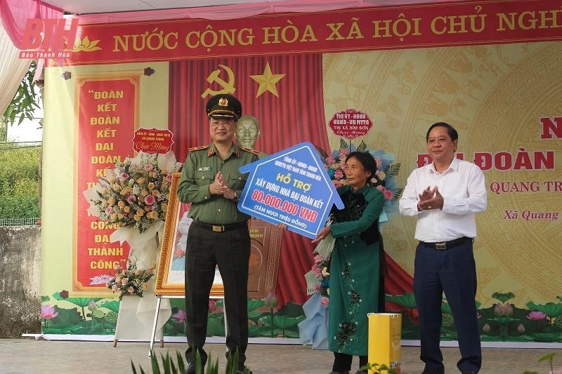 Giám đốc Công an tỉnh Trần Phú Hà dự Ngày hội Đại đoàn kết toàn dân tộc tại thị xã Bỉm Sơn