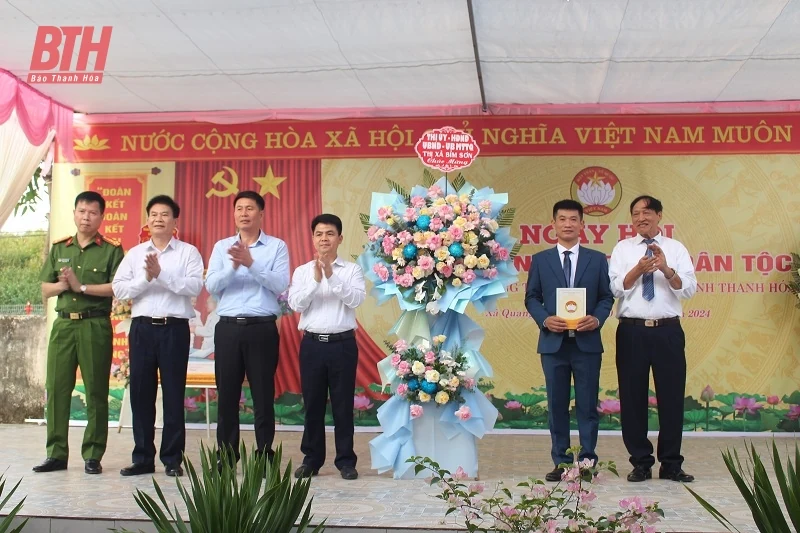 Giám đốc Công an tỉnh Trần Phú Hà dự Ngày hội Đại đoàn kết toàn dân tộc tại thị xã Bỉm Sơn