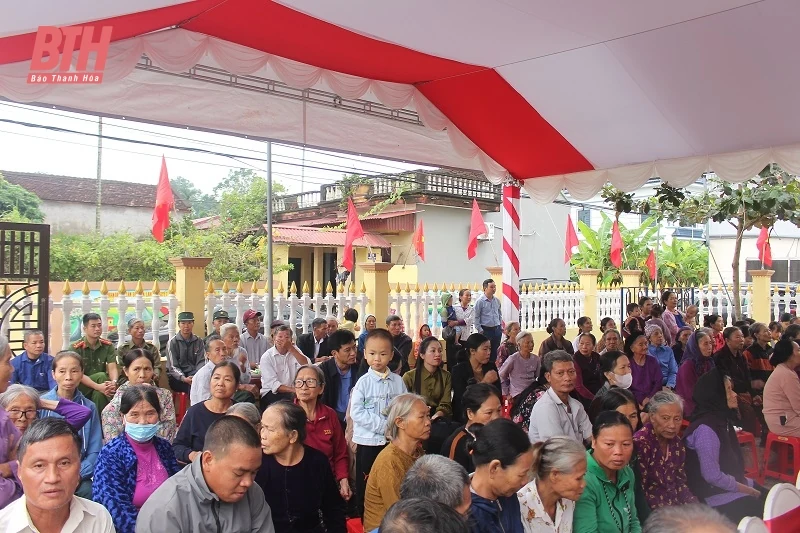 Phó Chủ tịch Thường trực HĐND tỉnh Lê Tiến Lam dự Ngày hội Đại đoàn kết toàn dân tộc tại khu dân cư thôn Lam Vỹ