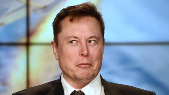 Elon m m88 bị yêu cầu điều tra về mối quan hệ với Nga