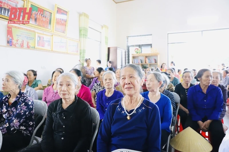 Trưởng Ban Nội chính Tỉnh ủy Nguyễn Ngọc Tiến dự Ngày hội Đại đoàn kết toàn dân tộc tại thôn 3 Thịnh Trị, xã Đông Quang