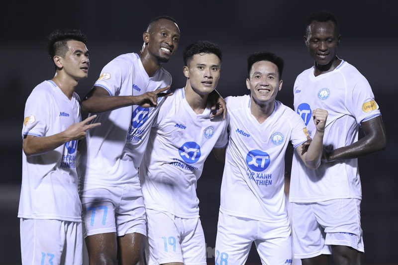 Điểm nhấn vòng 7 V.League 1: Sức trẻ giúp Đông Á Thanh Hóa độc chiếm ngôi đầu