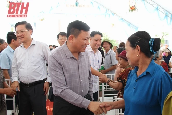 Phó Chủ tịch Thường trực UBND tỉnh Nguyễn Văn Thi dự Ngày hội Đại đoàn kết toàn dân tộc tại thôn Minh Hùng