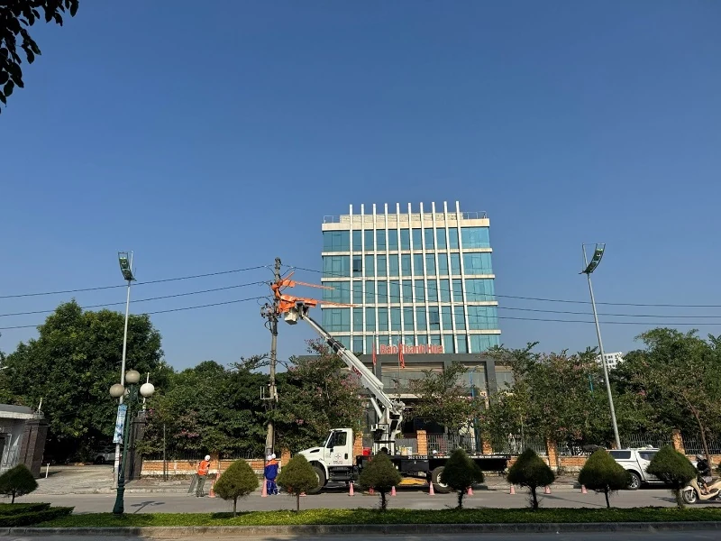 Nâng cao kiến thức, kỹ năng nghiệp vụ trong công tác thi công hotline trung thế