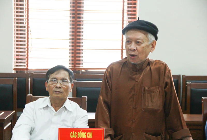 Xác định địa điểm thành lập Chi bộ Đảng đầu tiên huyện Cẩm Thủy và thông qua bản thảo lần 1 cuốn “Lịch sử Đảng bộ huyện Cẩm Thủy, giai đoạn 1946 - 2025”
