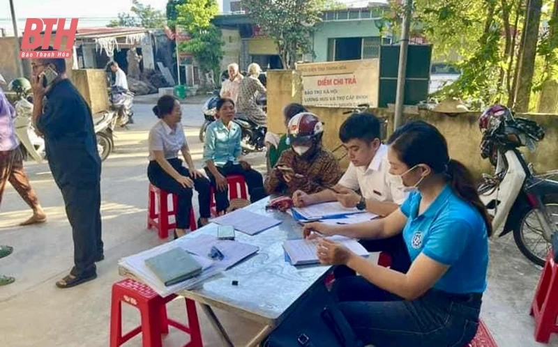 Gỡ khó trong chi trả trợ cấp an sinh xã hội không dùng tiền mặt