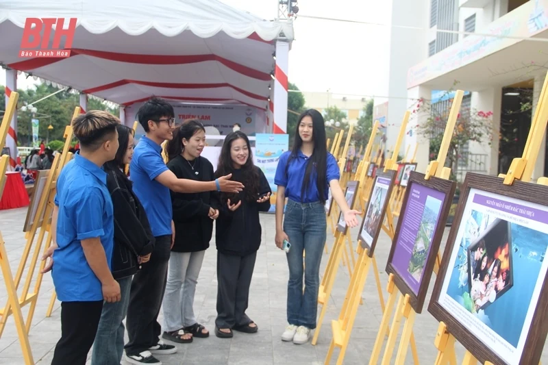 Khai mạc “Triển lãm tranh ảnh, tư liệu tuyên truyền phòng, chống rác thải vao m88 năm 2024”