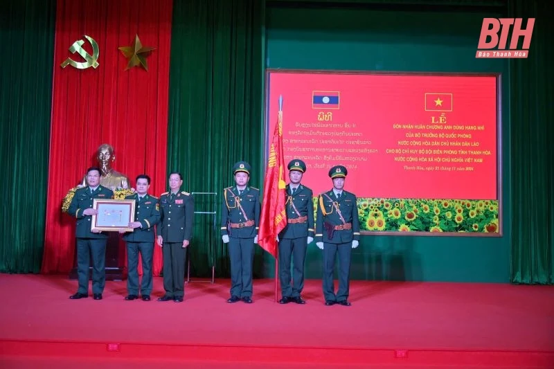 Bộ Chỉ huy Bộ đội Biên phòng m88 the thao đón nhận Huân chương Chiến công hạng Nhì của Bộ Quốc phòng Lào
