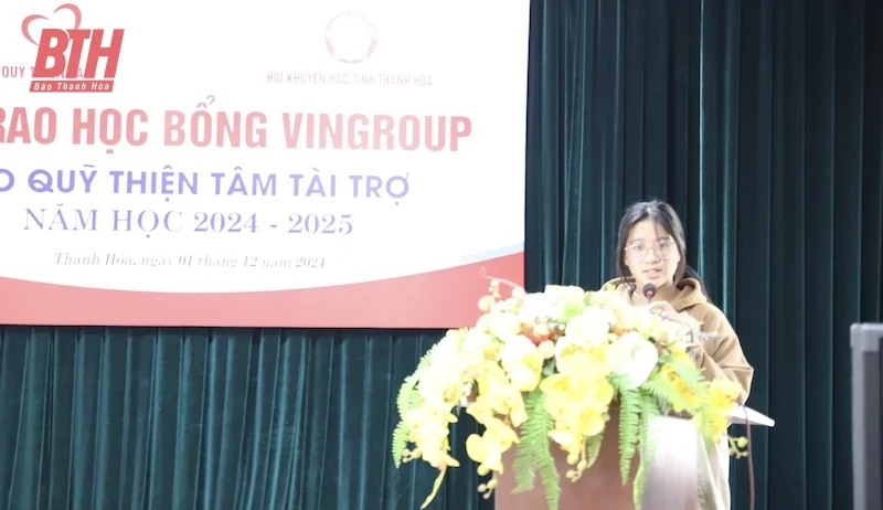 227 học sinh nghèo vượt khó học giỏi nhận học bổng từ Quỹ Thiện Tâm