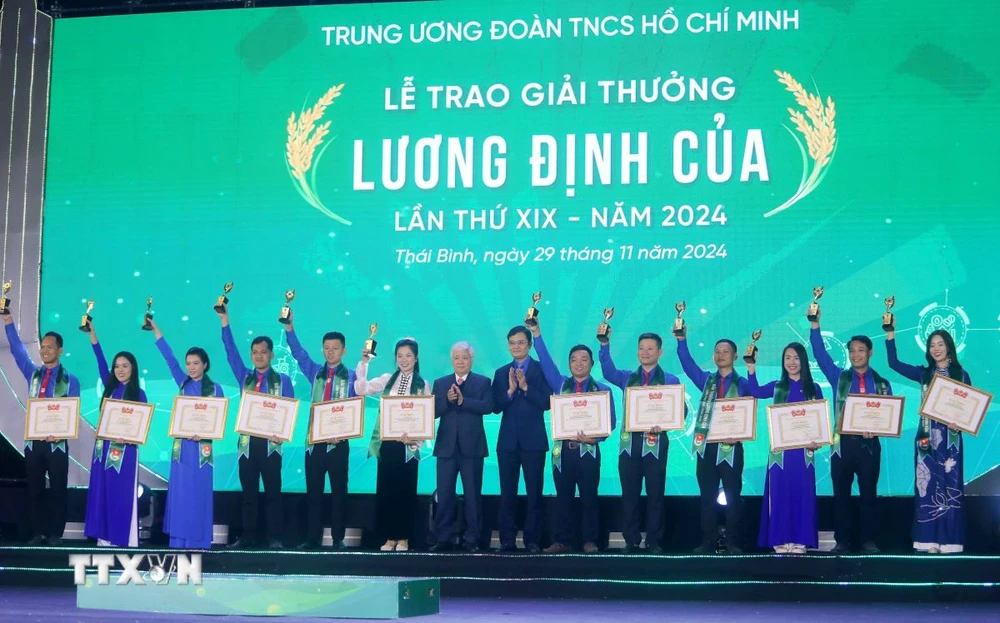 36 nhà nông trẻ xuất sắc nhận Giải thưởng Lương Định Của lần thứ 19