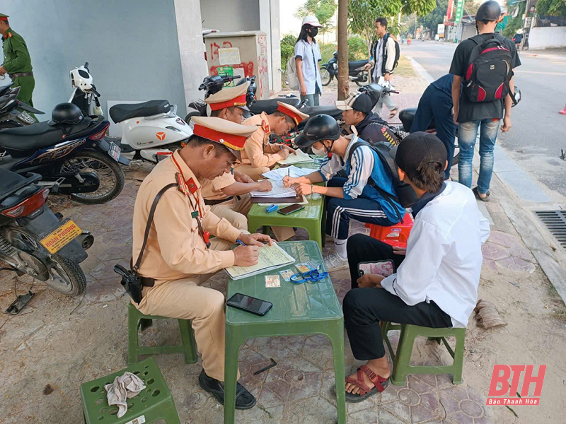 Mở cao điểm bảo đảm trật tự, an toàn trên các tuyến giao thông